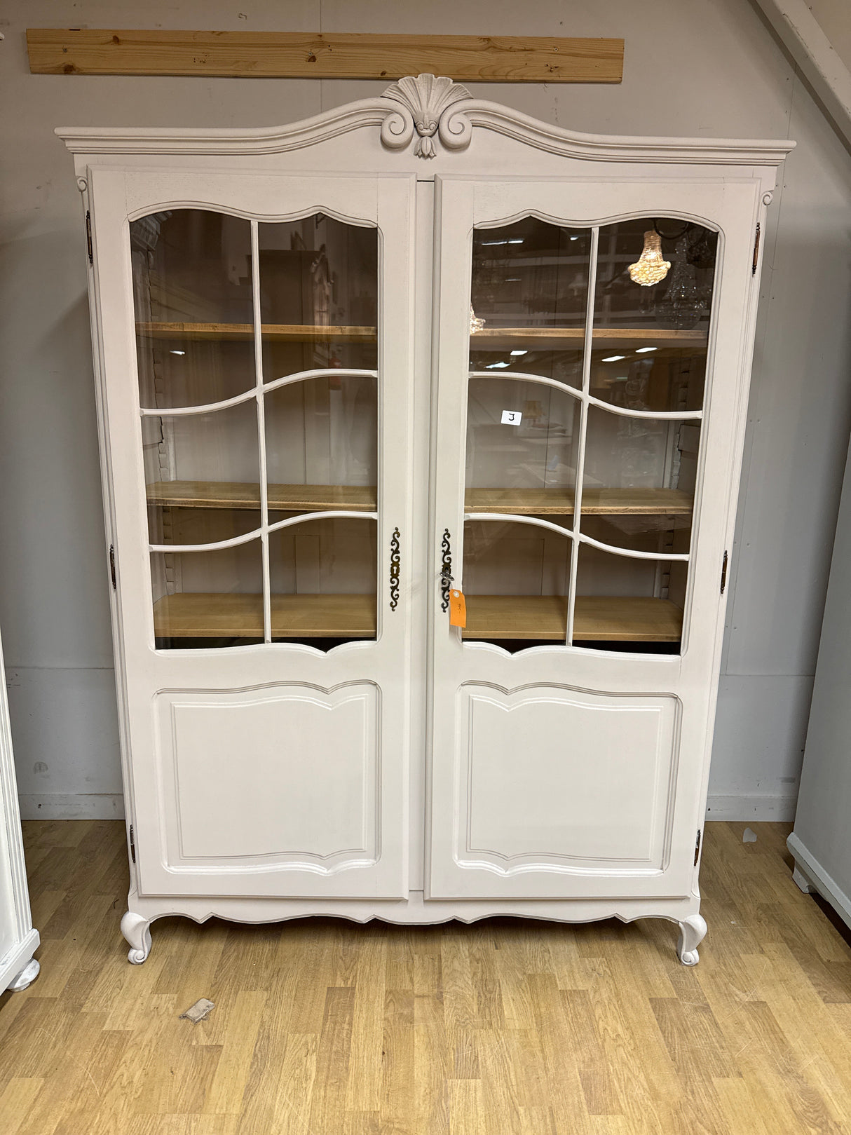 Beautiful oak display cabinet W.134cm, D.42cm, H.184.5cm