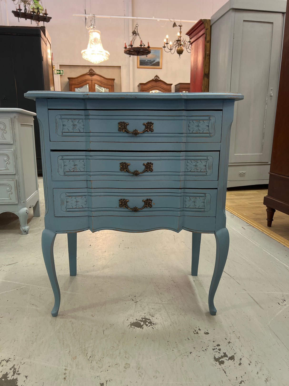 Rococo chest of drawers