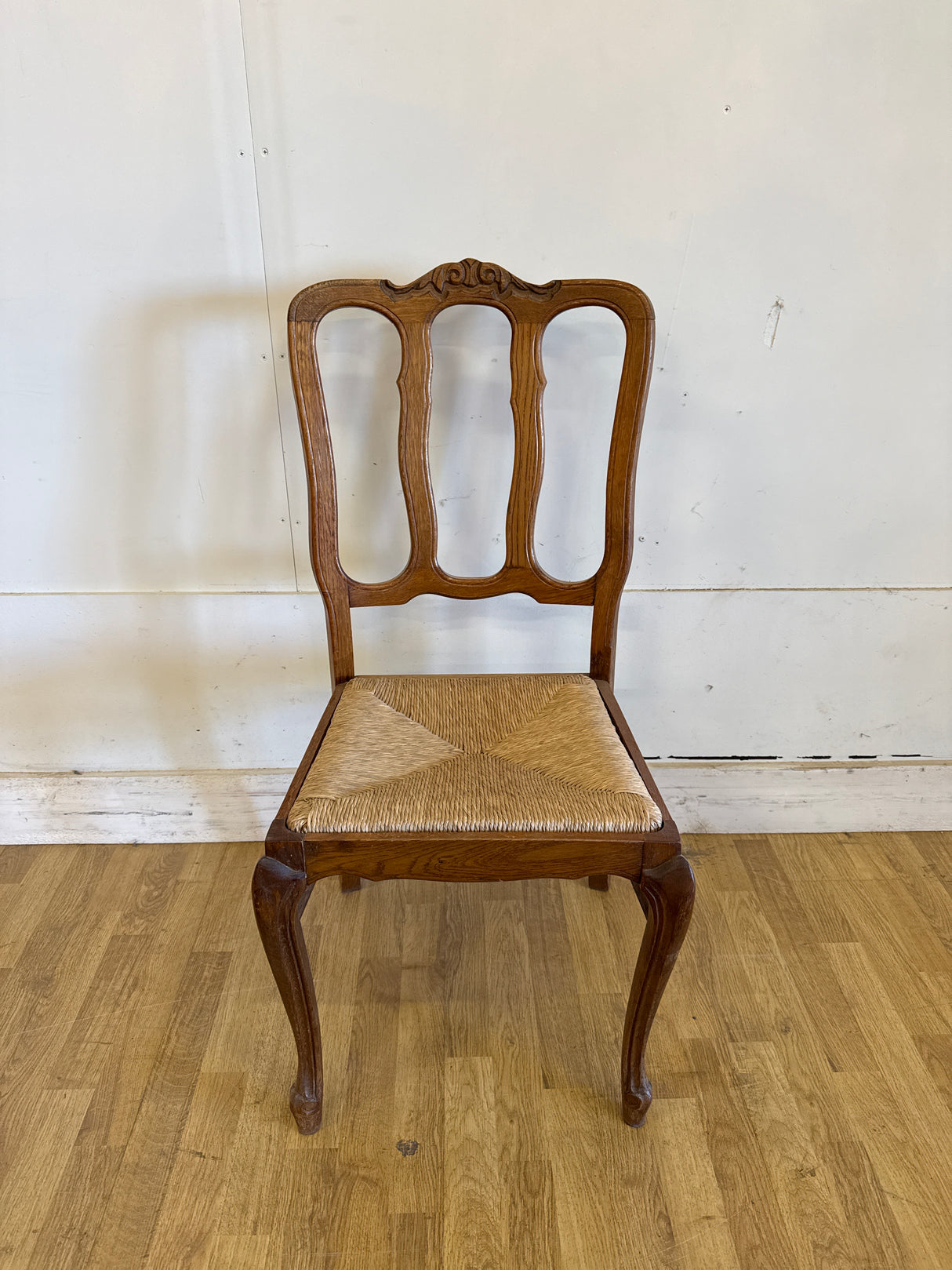 Rococo chair available 6 pcs
