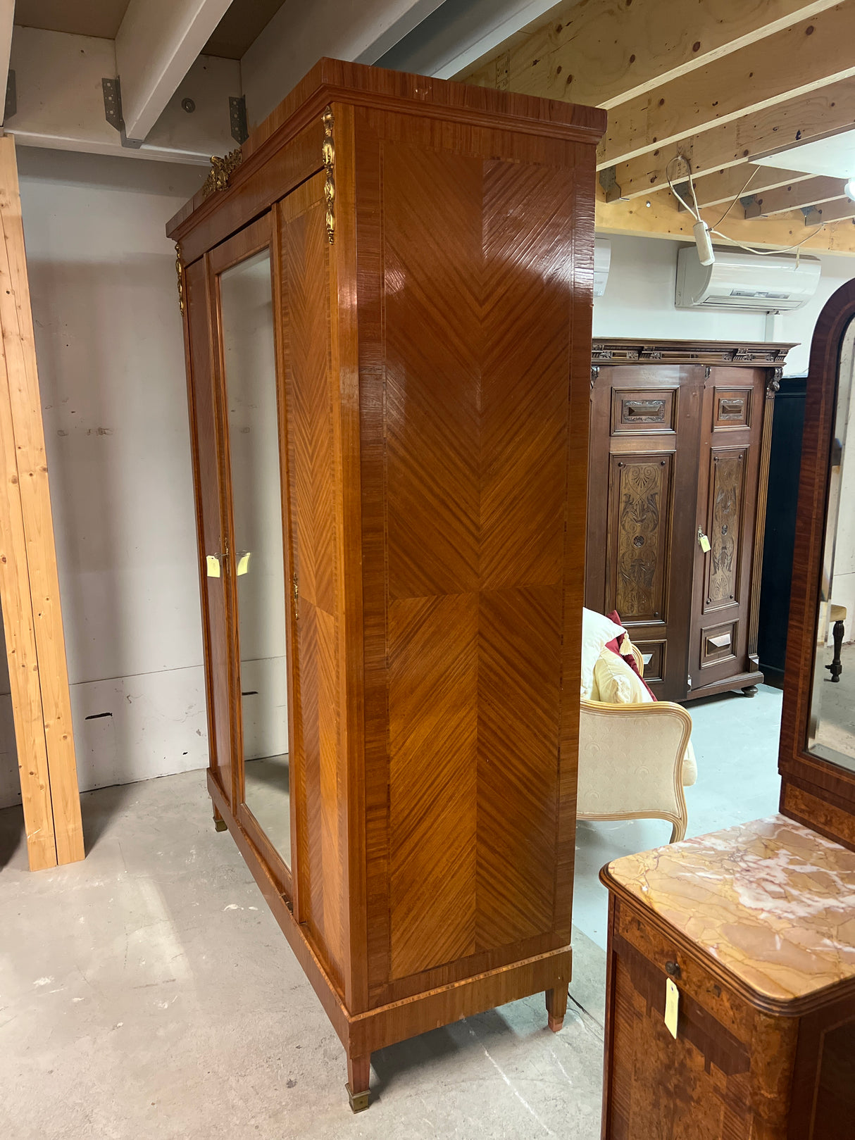 Empire wardrobe