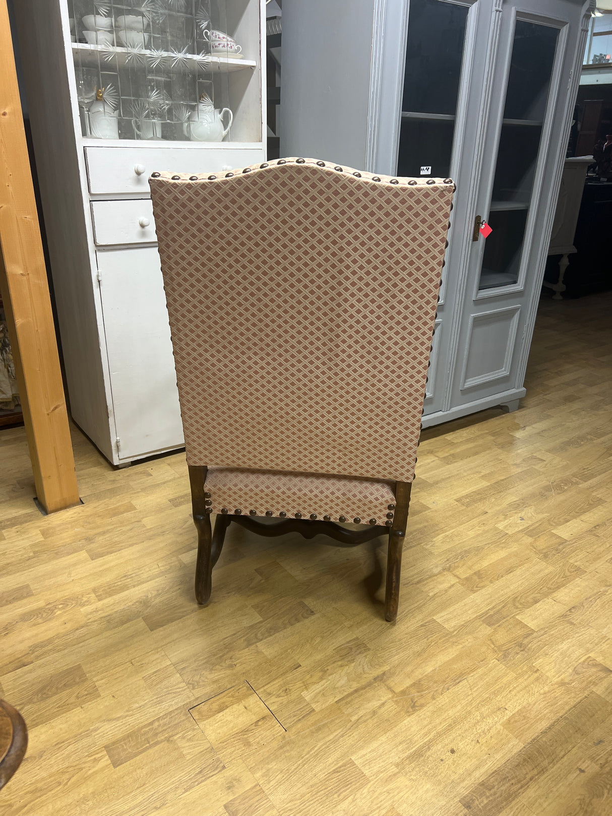 Host/hostess chair W.60cm, D.75cm and H.116cm. Seat height 43cm.