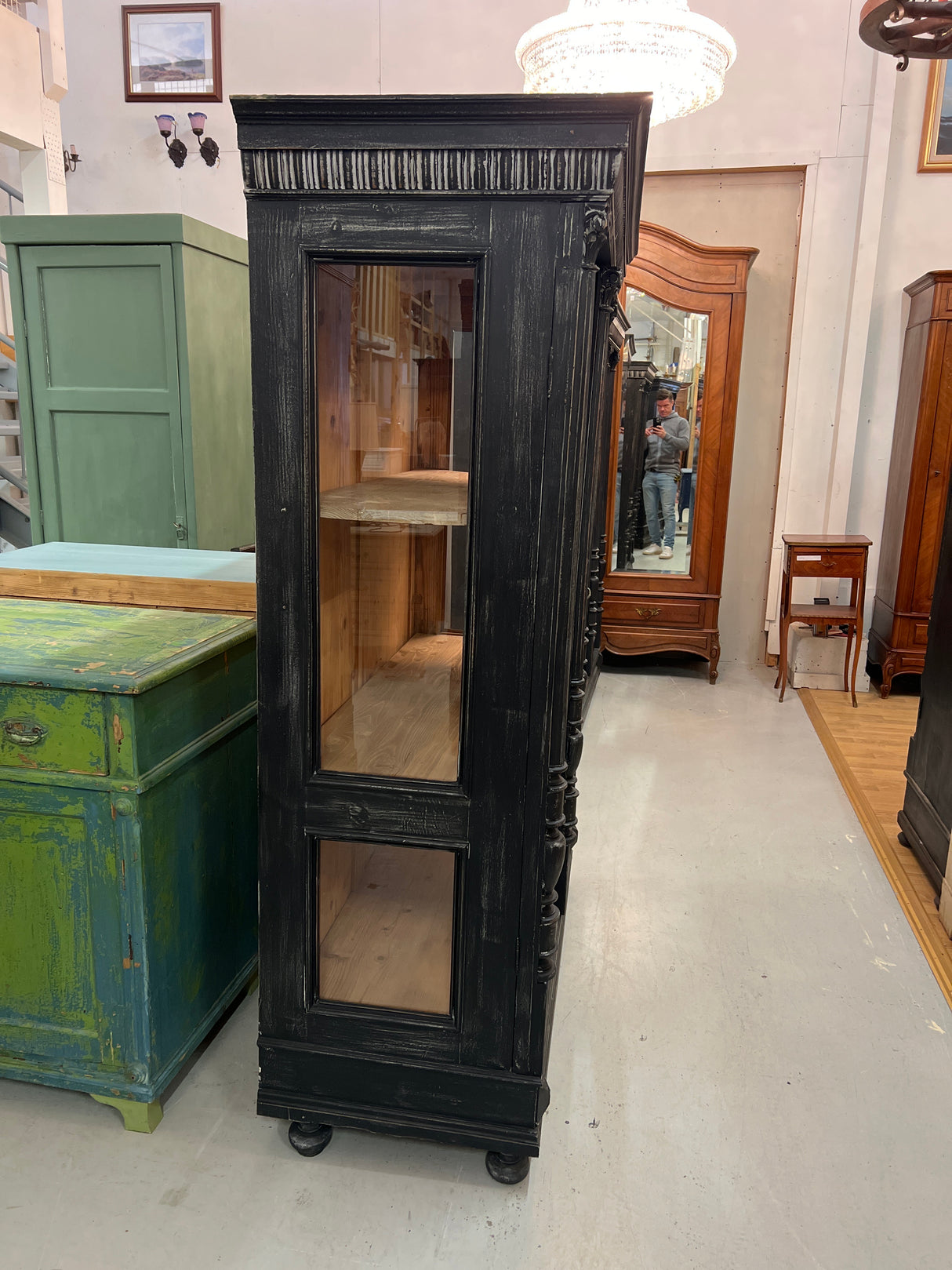 Display cabinet