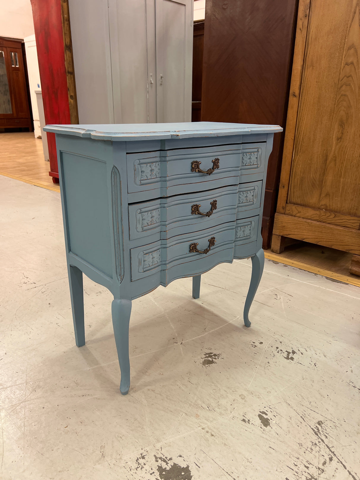 Rococo chest of drawers