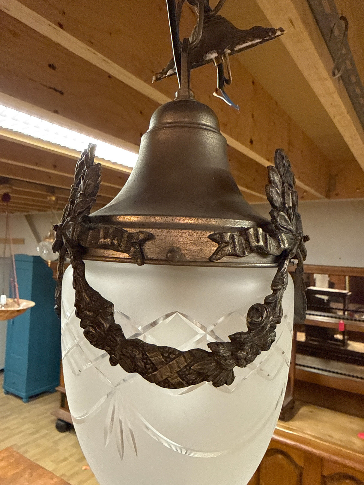 Kaunis empire ”muna” valaisin K.34cm (ilman ketjua), H.18cm