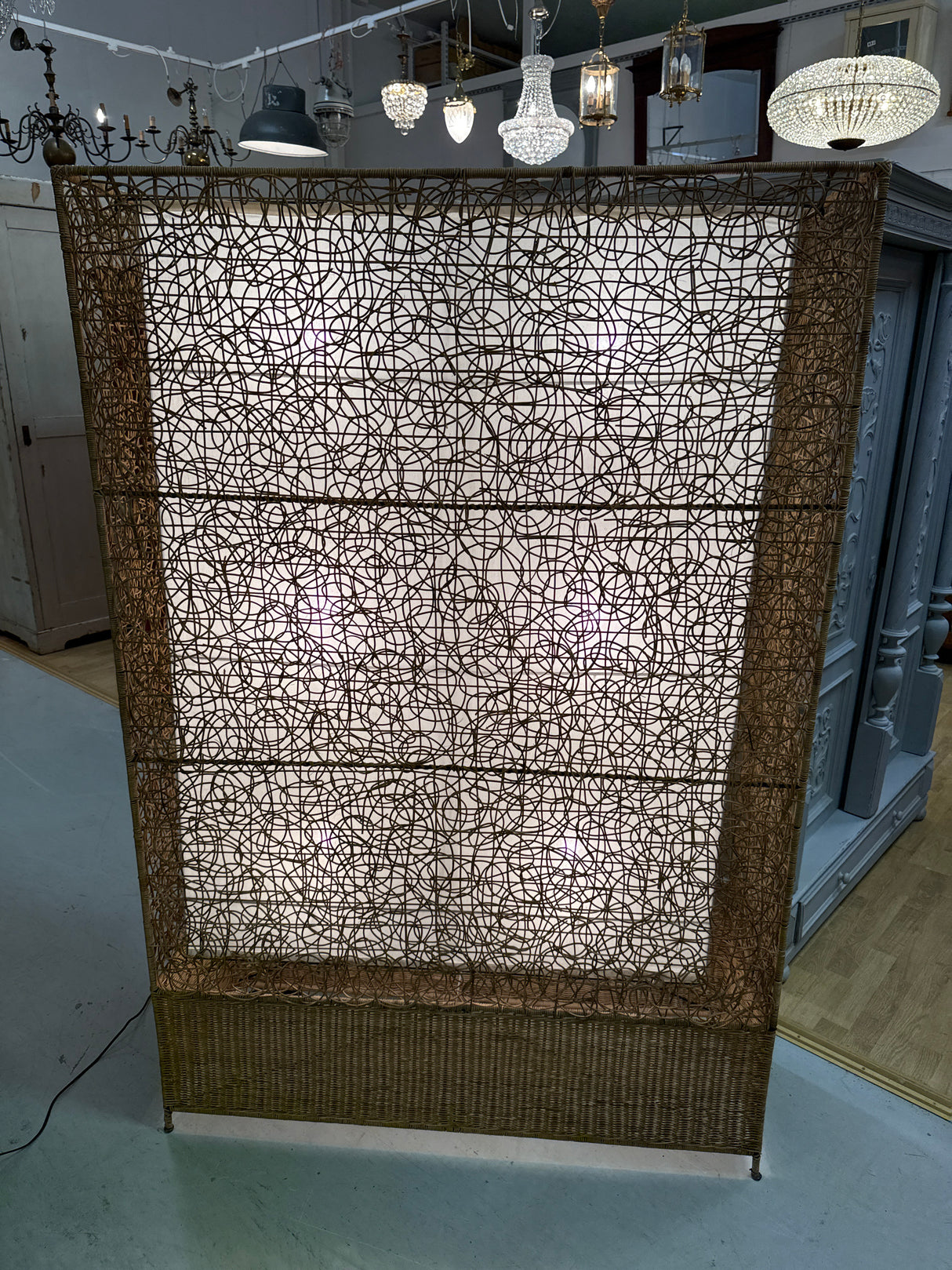 Valaisinsermi rottinkia