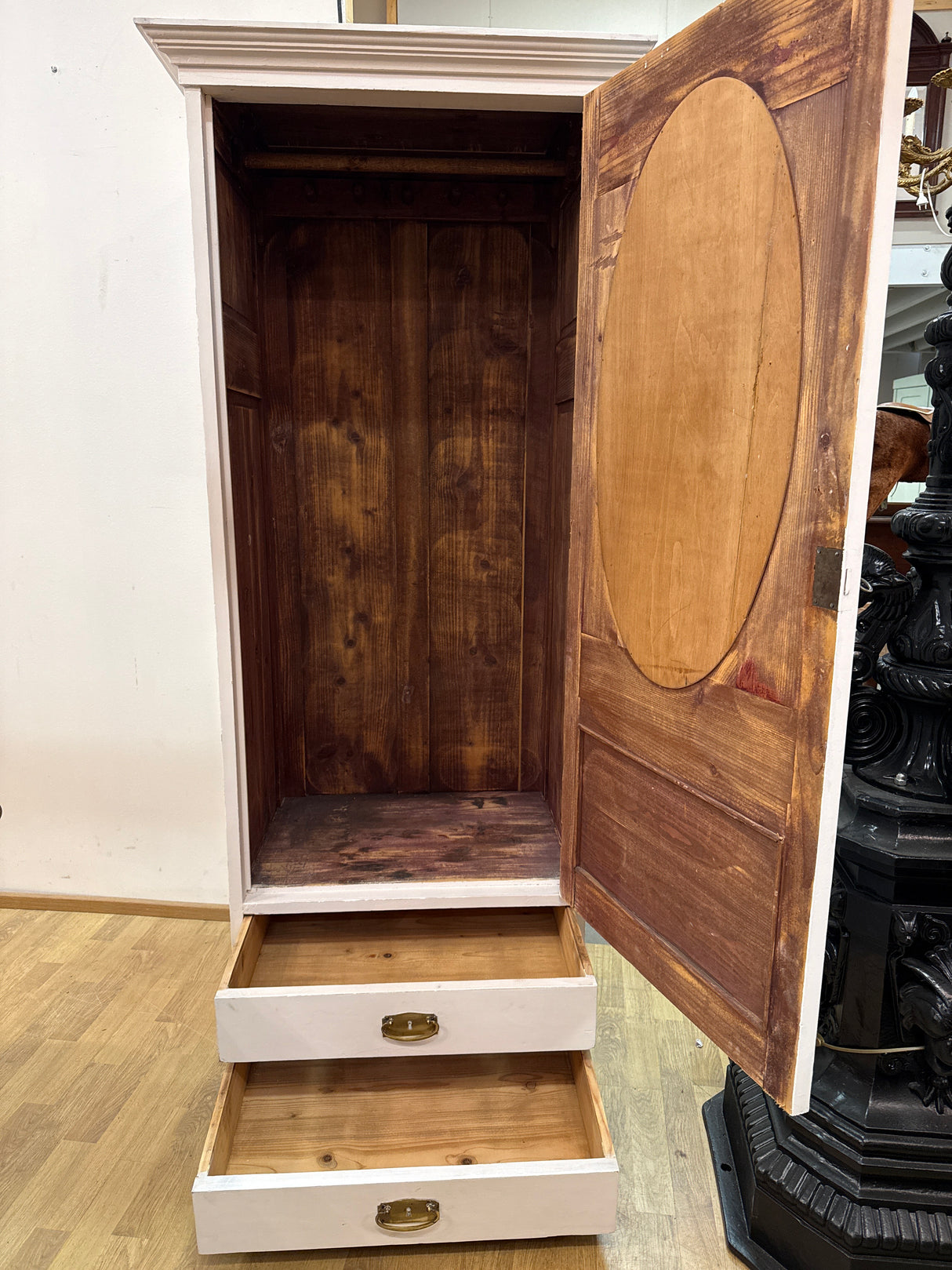Vaatrkaappi peilillä L.79cm, S.58cm, K.186.5cm