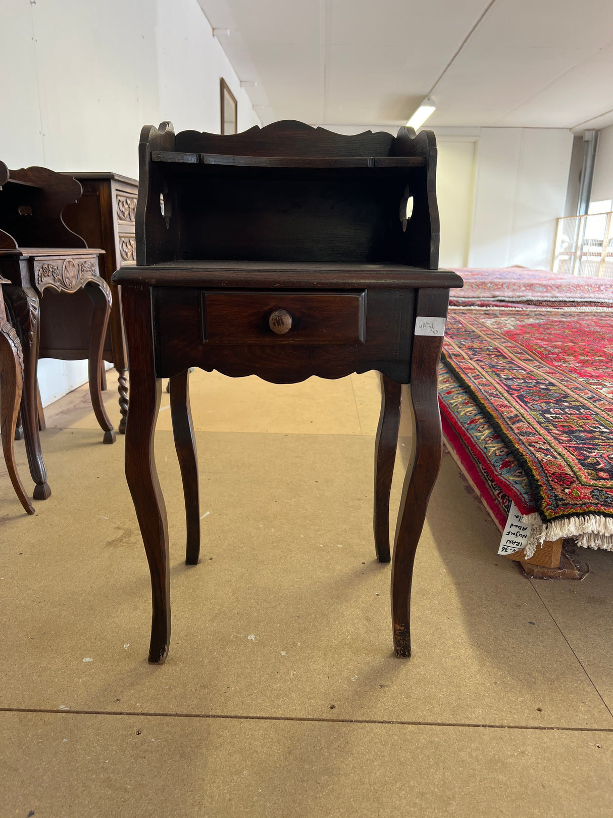 Yöpöytä / pikkulipasto