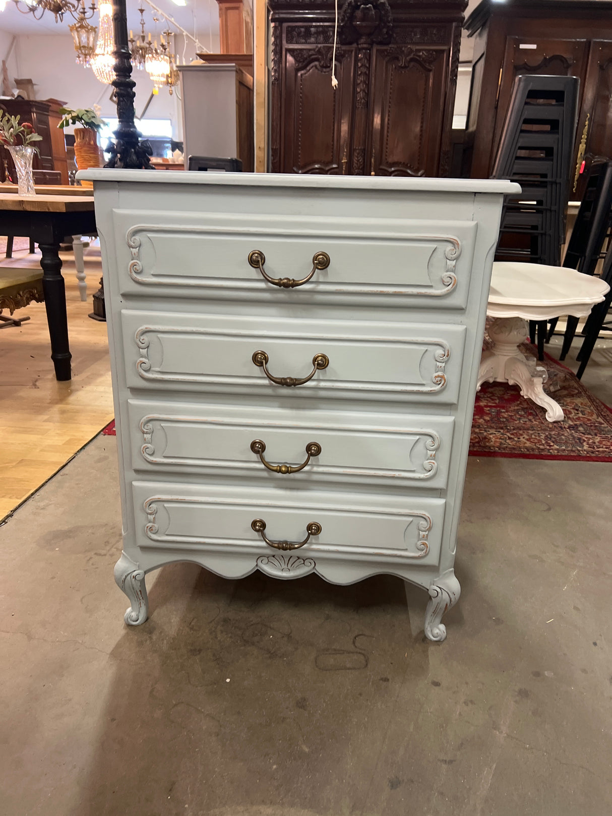 Rokokoo-lipasto L.70,5cm, S.50cm, K.87cm.