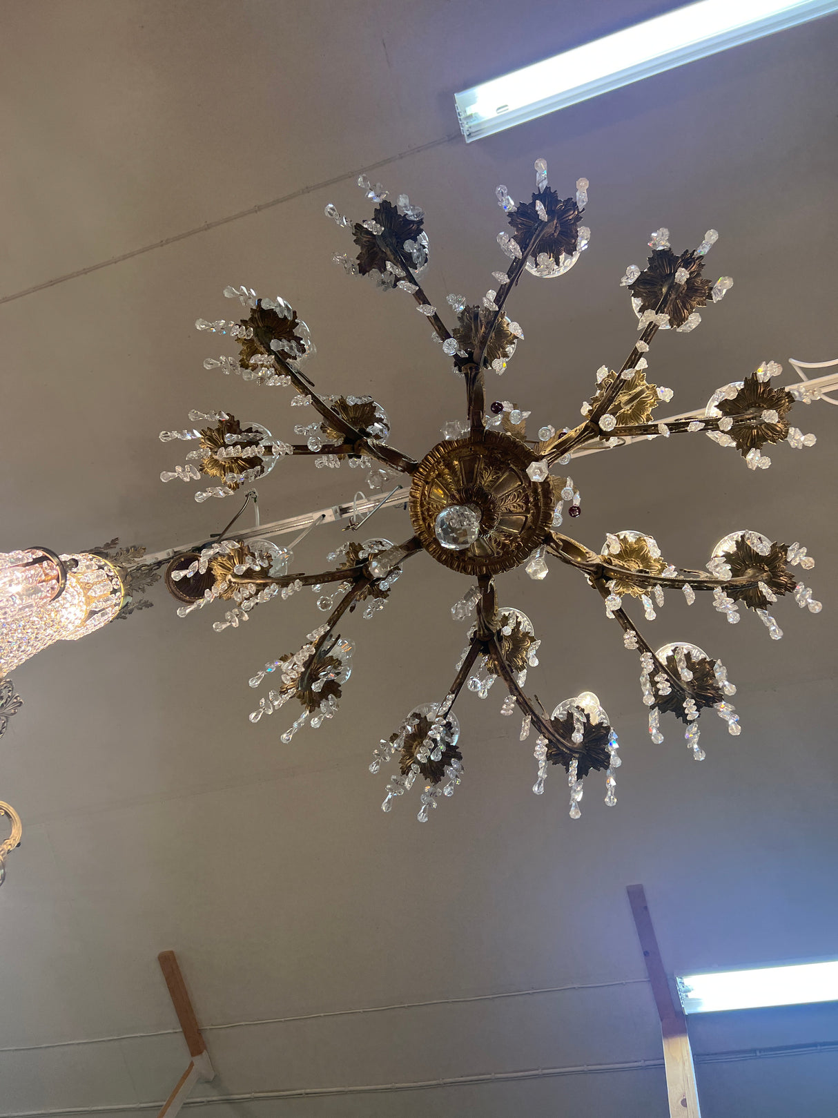 Stunning bronze/brass crystal chandelier. Diameter 80cm and height 90cm.