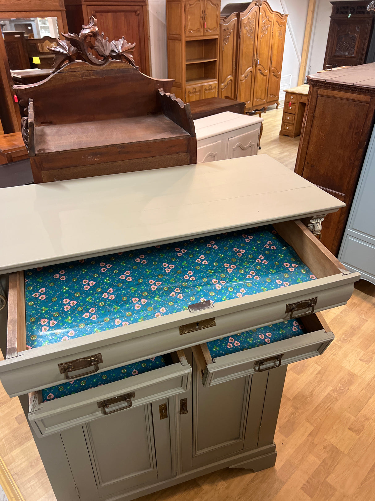 Liinavaatekaappi L.110cm, S.50cm, K.151cm