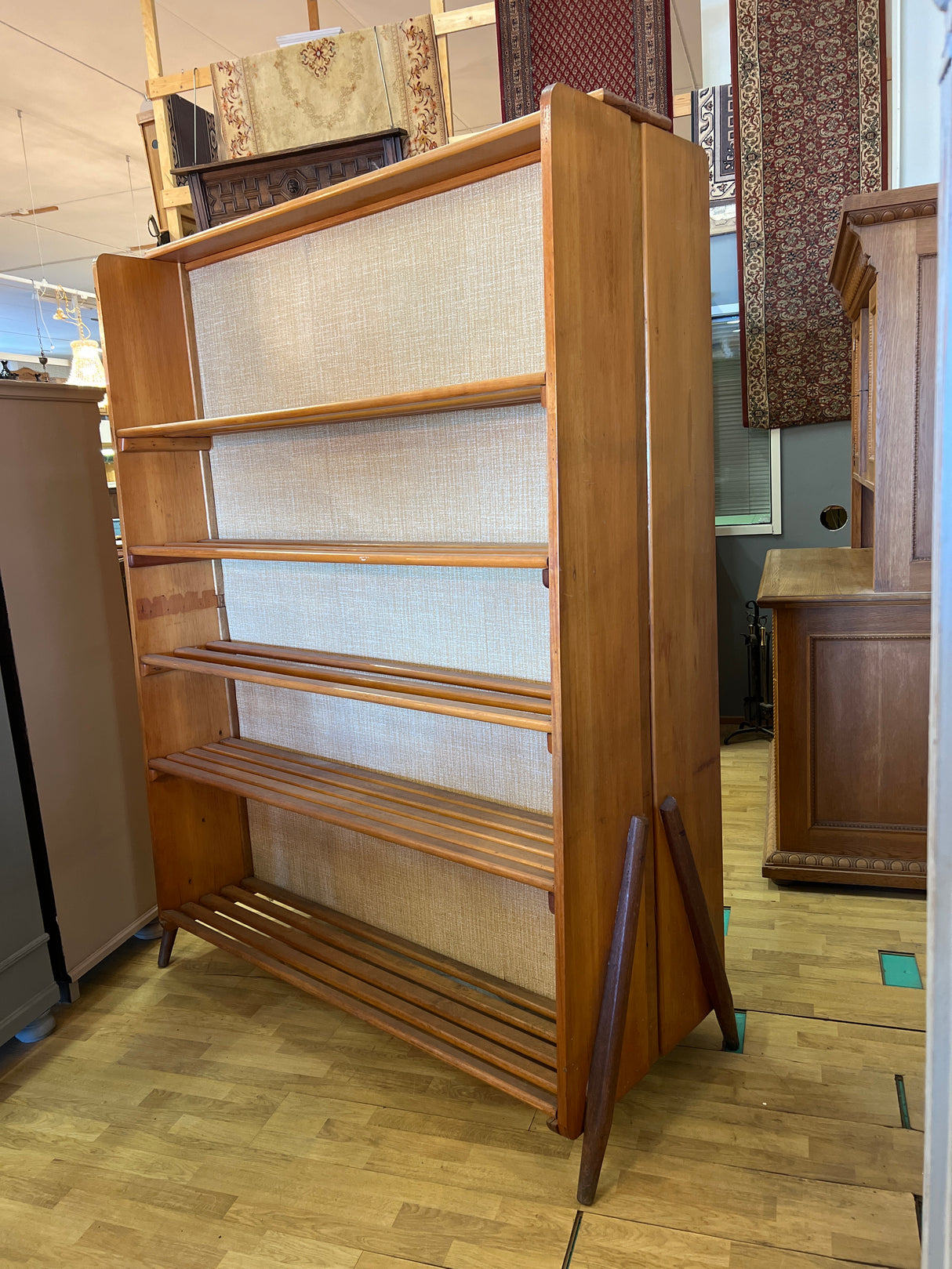 Funkkis open shelving unit