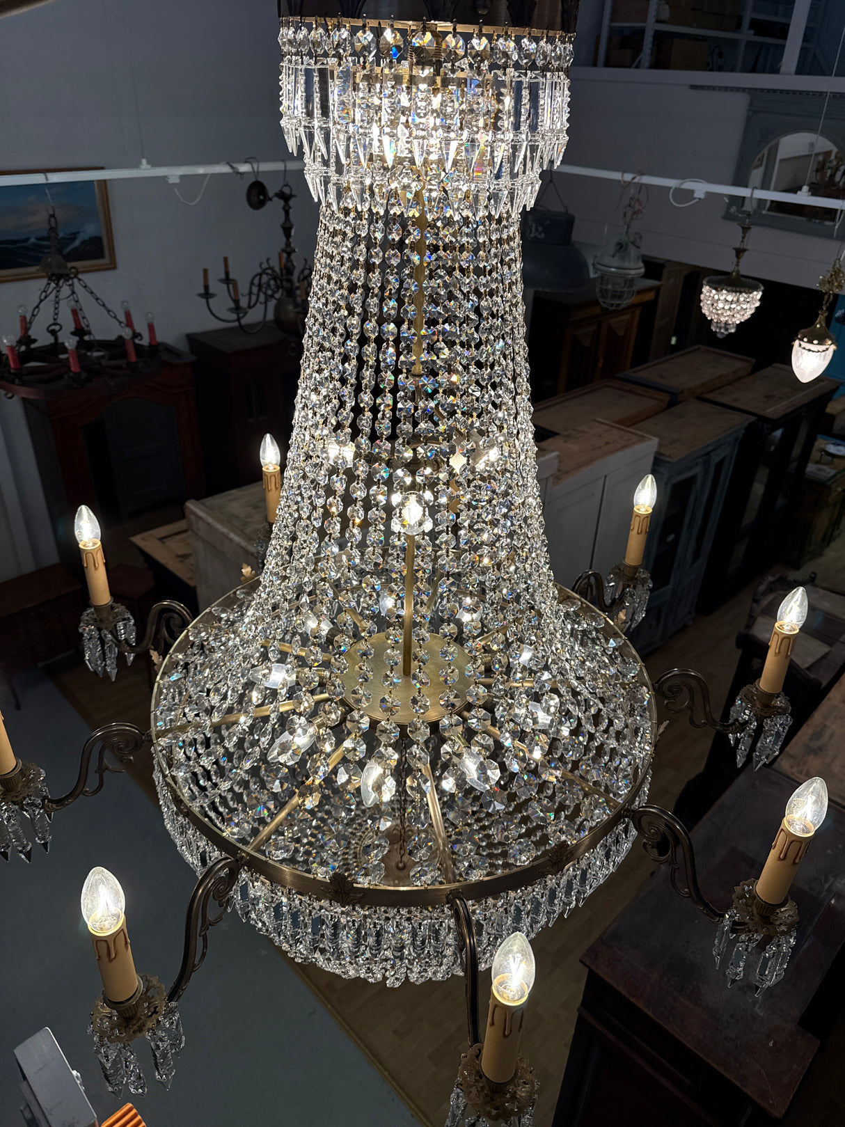 Large domestic crystal lamp