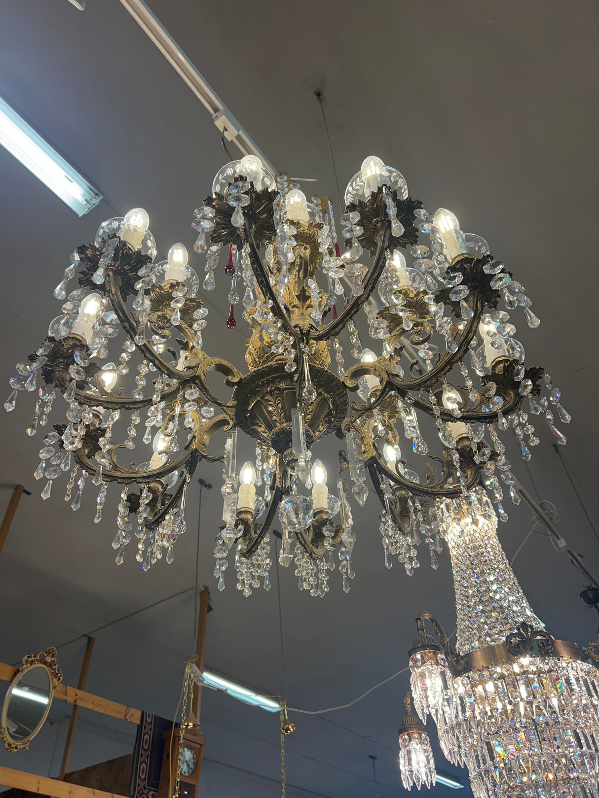 Stunning bronze/brass crystal chandelier. Diameter 80cm and height 90cm.