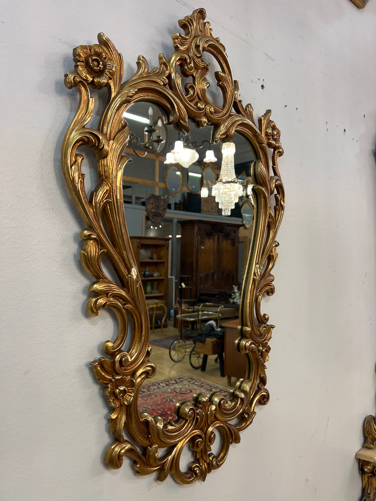 Beautiful mirror W. 57cm and H. 91.5cm