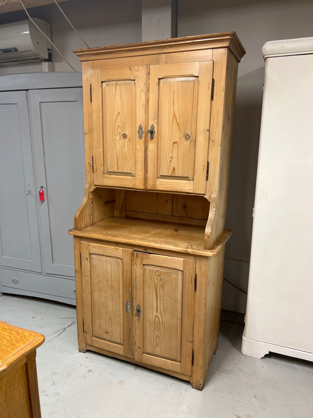 Talonpoikais kaappi L.95cm, S. 48cm ja K. 191cm.