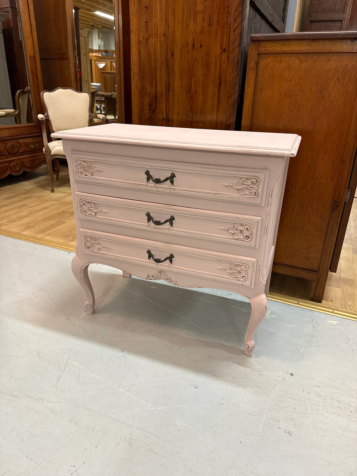 Rokokoo-lipasto L,80cm, S,40cm, K.75,5cm.