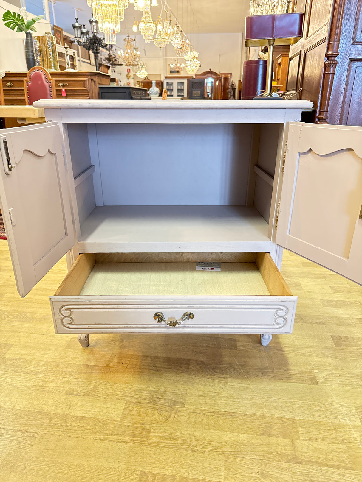 Rokokoo lipasto / senkki L.72.5cm, S.44cm, K.80cm