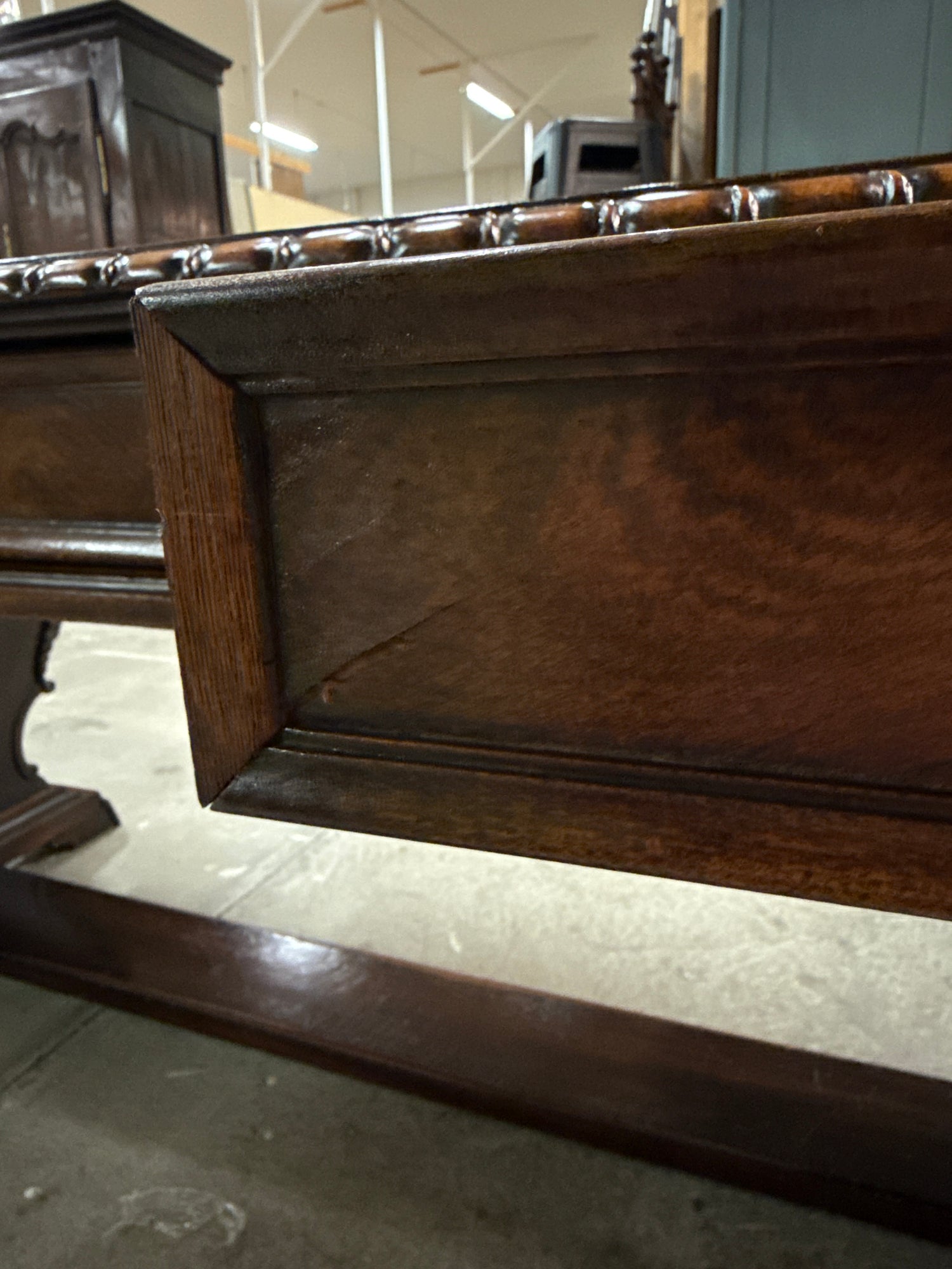 Upea kirjoituspöytä L.165cm, S.90cm, K.75cm