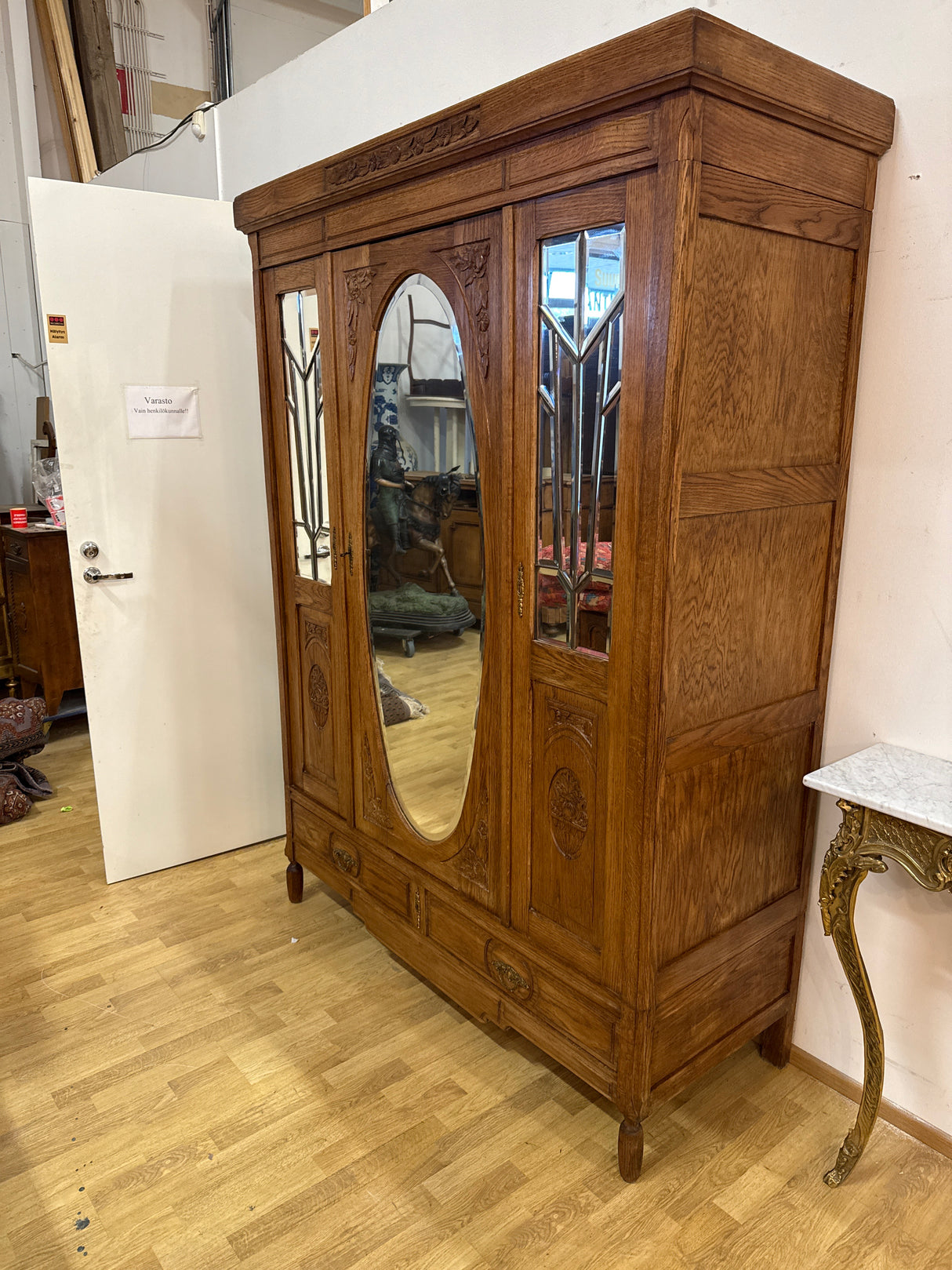 A beautiful Art Nouveau cabinet.