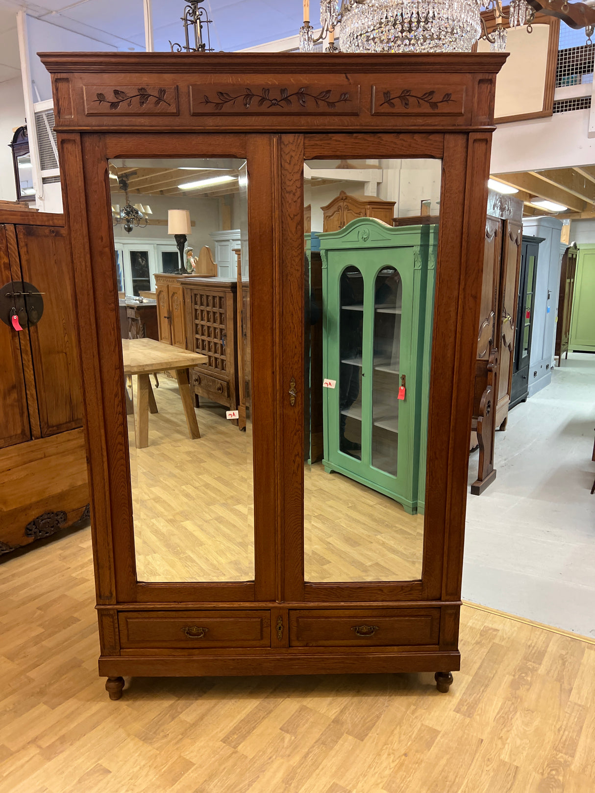 Upea jugend vaatekaappi L. 130cm, S. 57cm ja K. 207,5cm