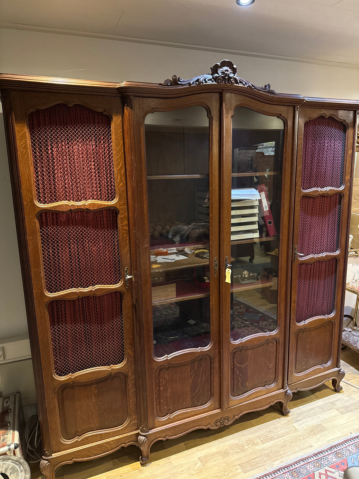 Rokokoo kirja/astiakaappi L.206cm, S.46cm, K.212