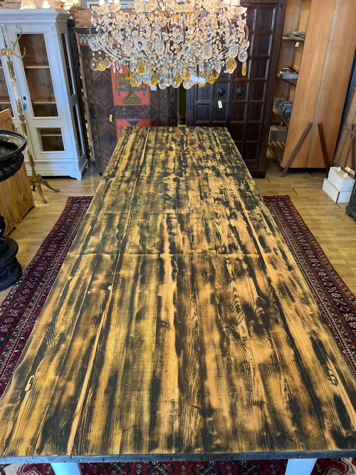 Upea ruokapöytä Pituus 350cm, L. 111cm ja K. 80cm