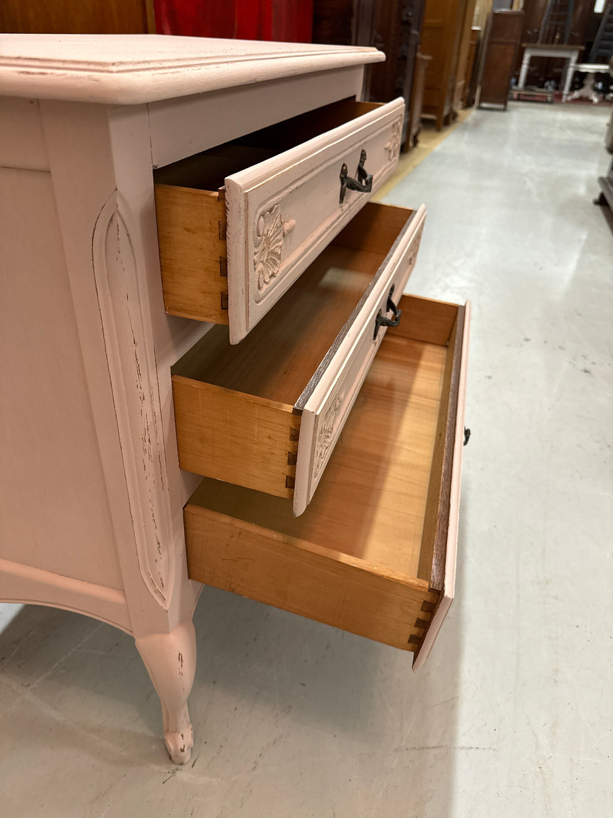 Rokokoo-lipasto L,80cm, S,40cm, K.75,5cm.