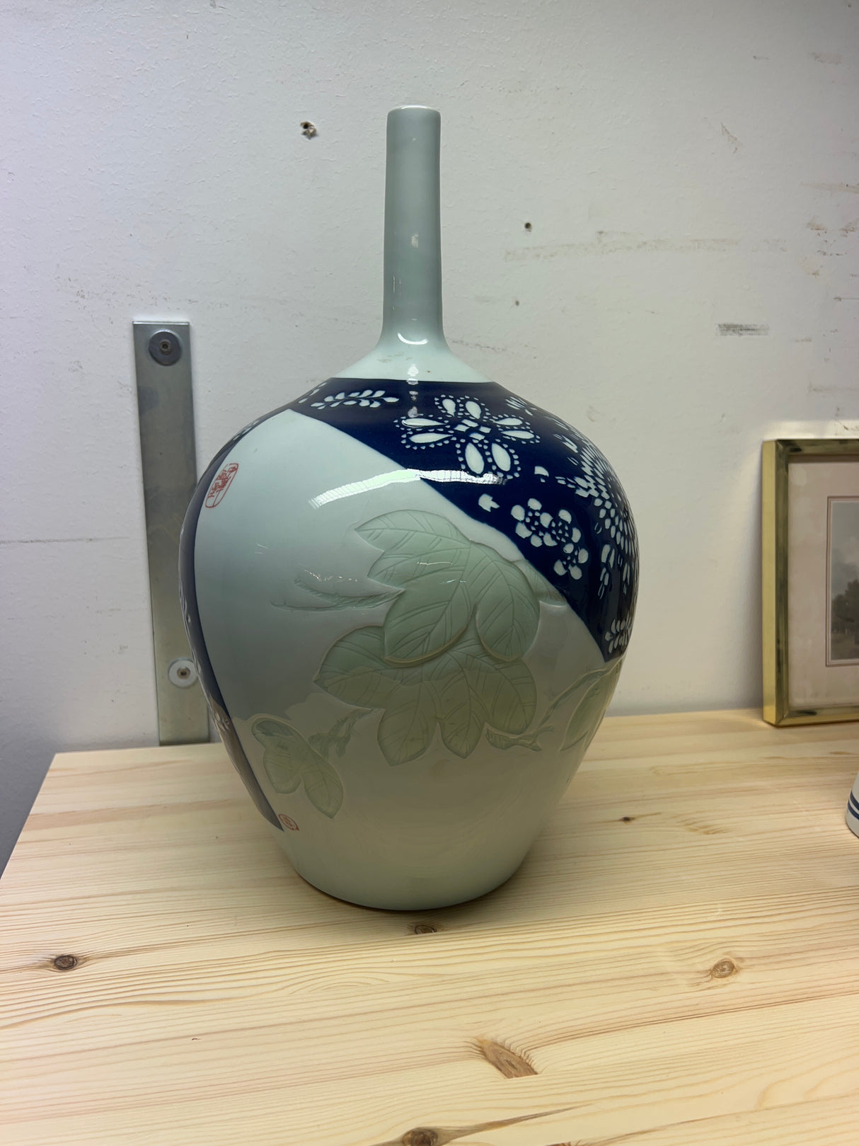 Gorgeous signed porcelain vase😍Height 44cm and Diameter 26cm