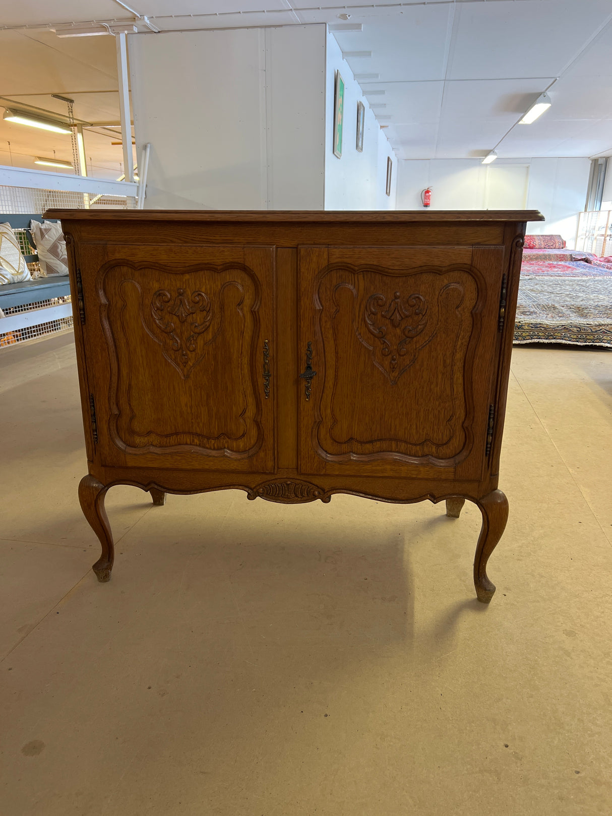 Rokokoo lipasto L. 89cm, S. 45cm ja K. 78,5cm