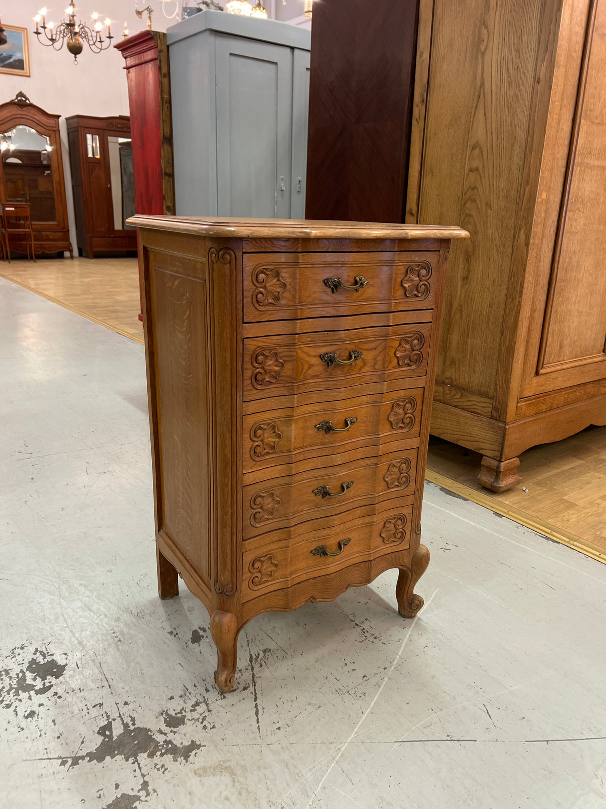 Rococo chest of drawers