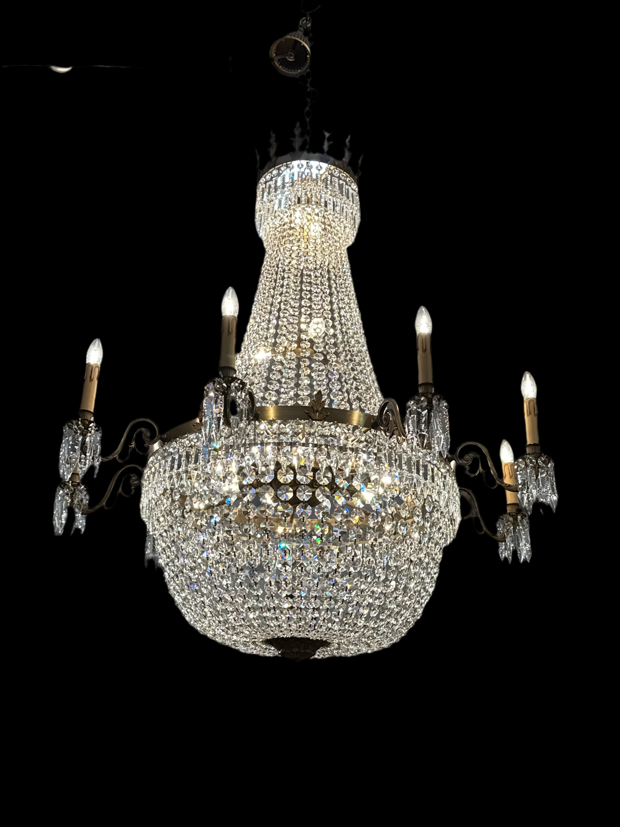 Large domestic crystal lamp