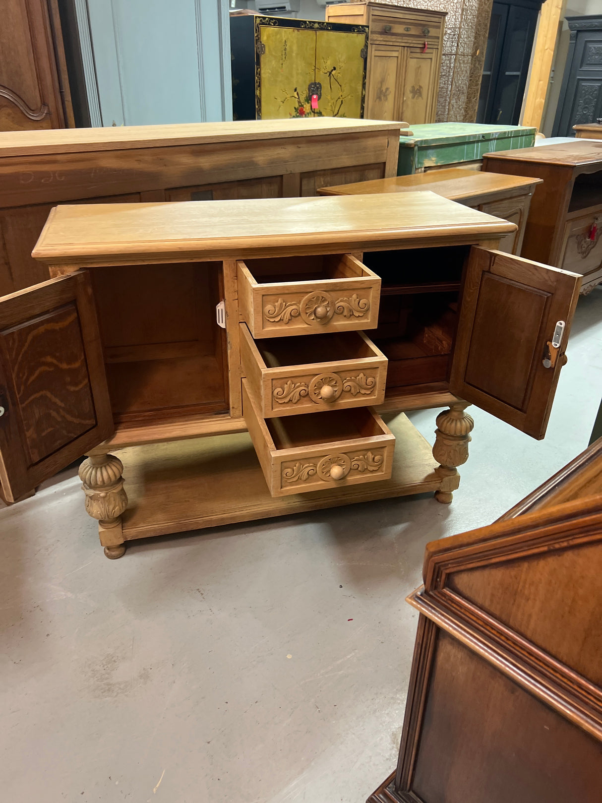 Baroque sideboard/TV stand W.110cm, D. 44.5cm and H. 85.5cm