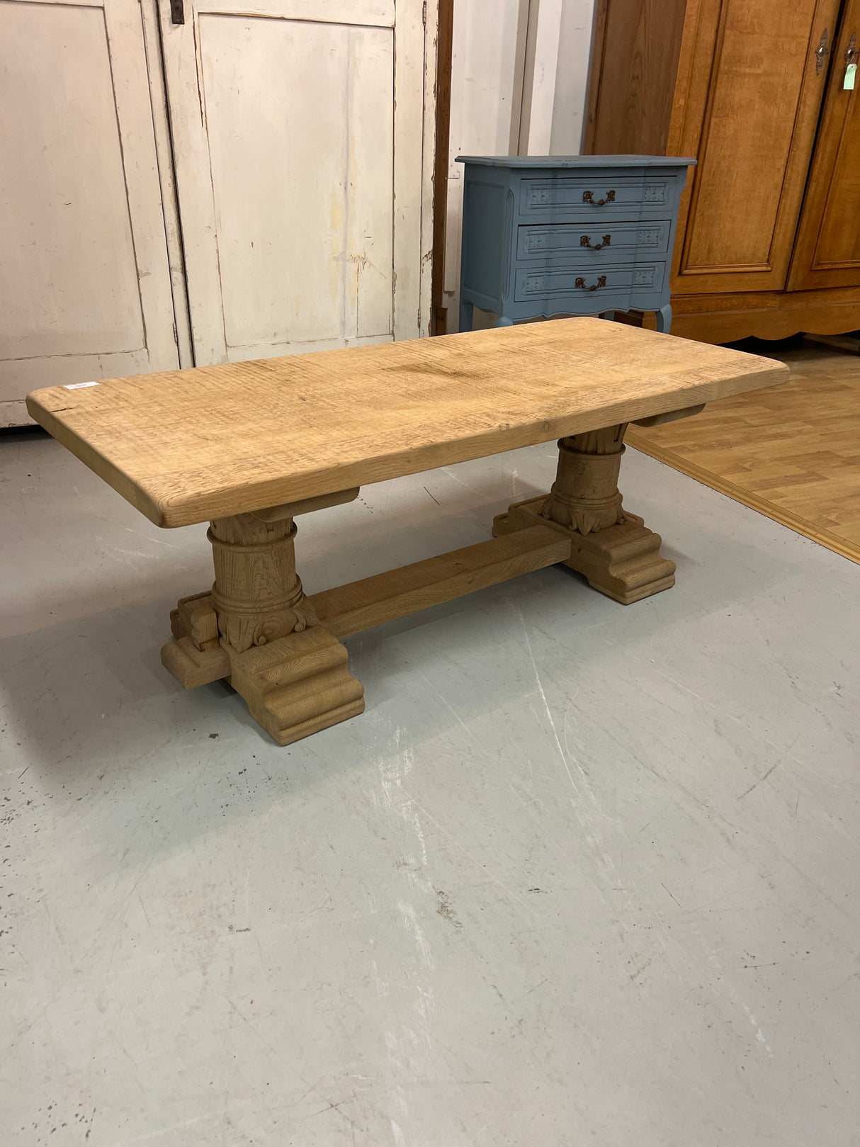 A truly magnificent oak Baroque coffee table. L. 130cm, W. 55.5cm and H. 48cm.
