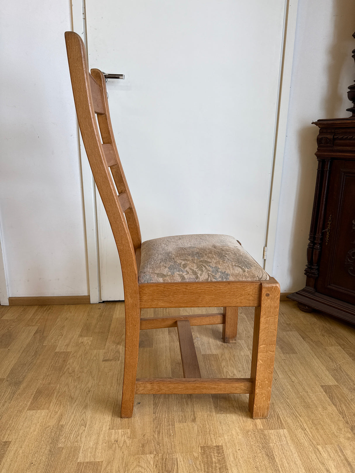 Sturdy and thick oak chair