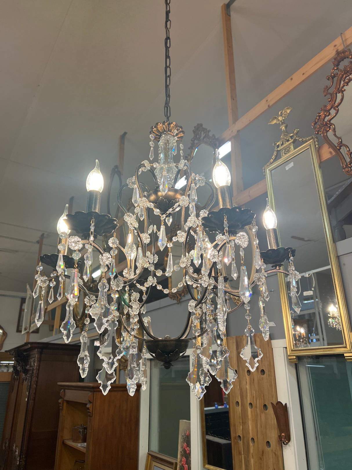 Kaunis kristallikruunu pari Halk. 65cm ja K. 70cm.