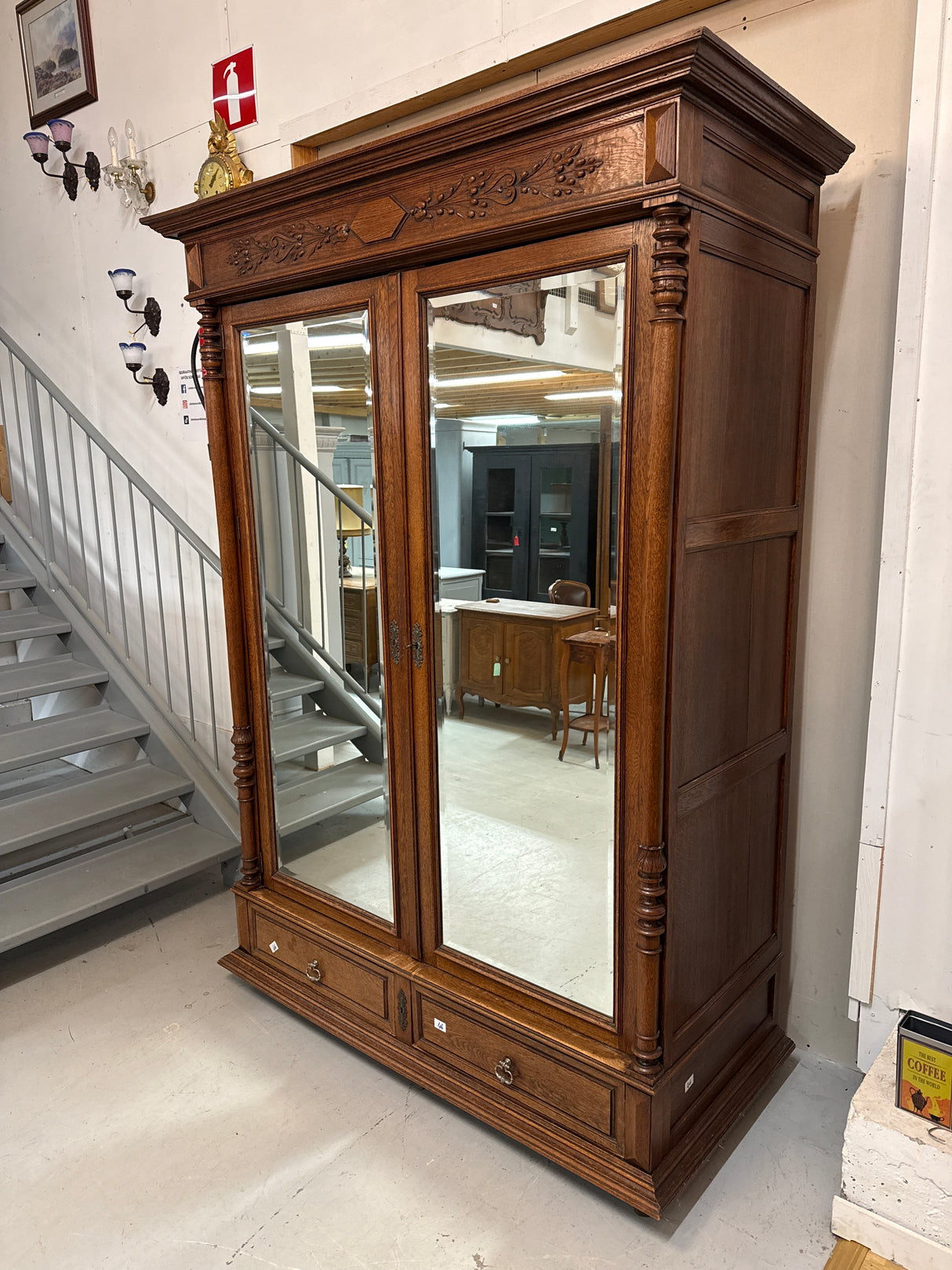 Uusrenesanssi vaatekaappi 160cm, S.75cm, K.224cm