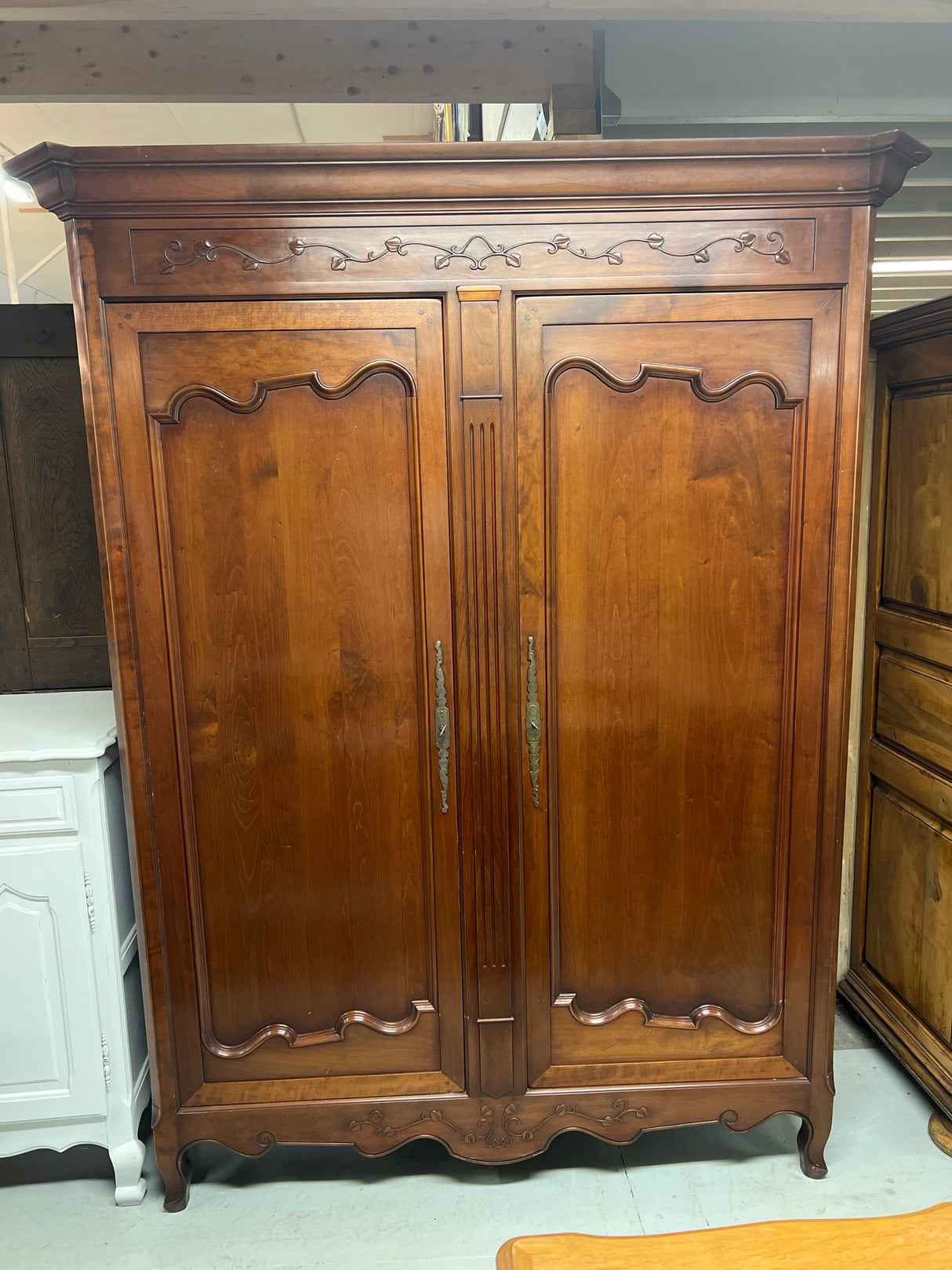 Todella tasokas mahonki vaatekaappi L. 165cm, S. 65cm ja K. 210cm