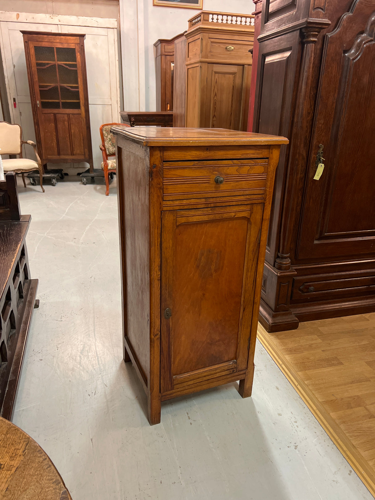 Jugend small cabinet W. 50cm, D. 46cm and H. 108.5cm