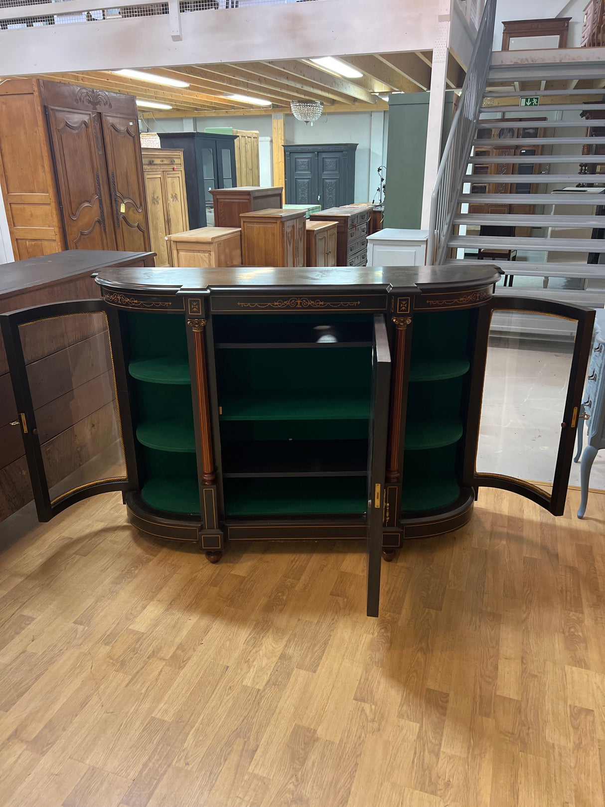 Upea empire senkki L. 153cm, S. 45cm ja K. 106cm