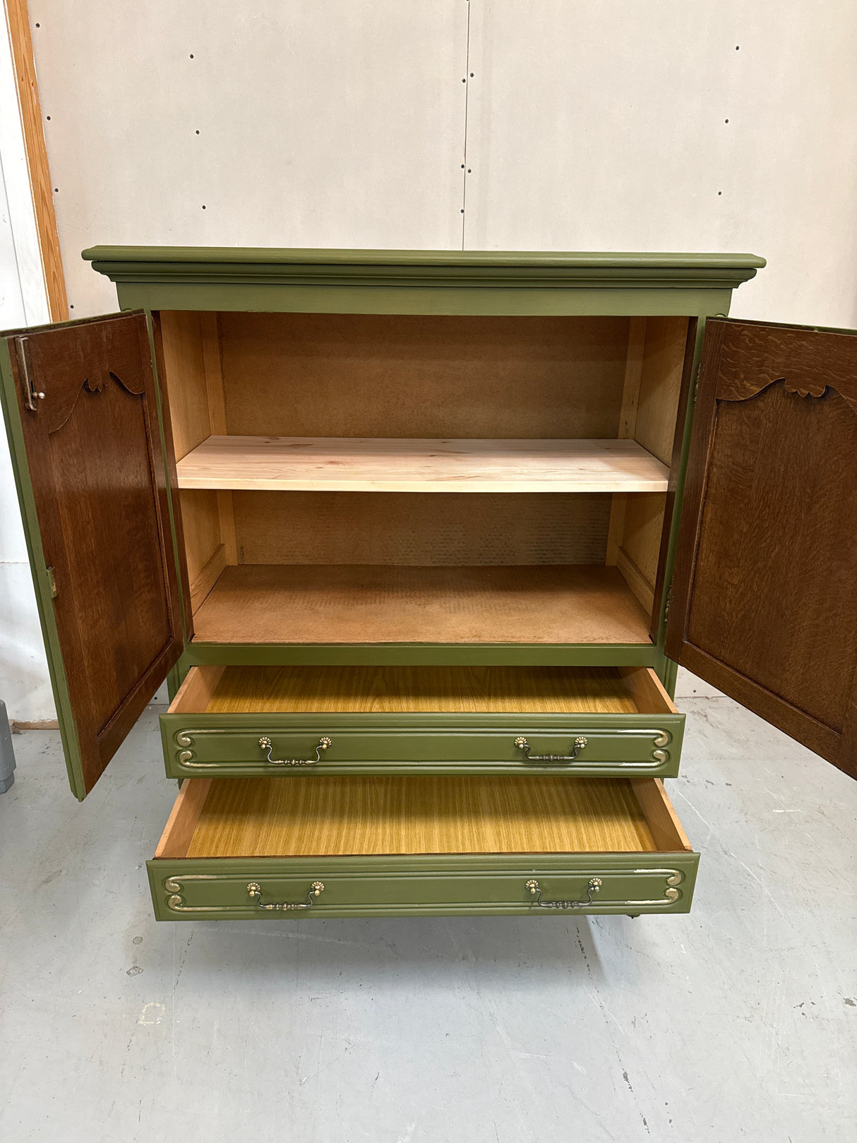 Rokokoo-pikkukaappi L.93.5cm, S.44cm, K.119cm