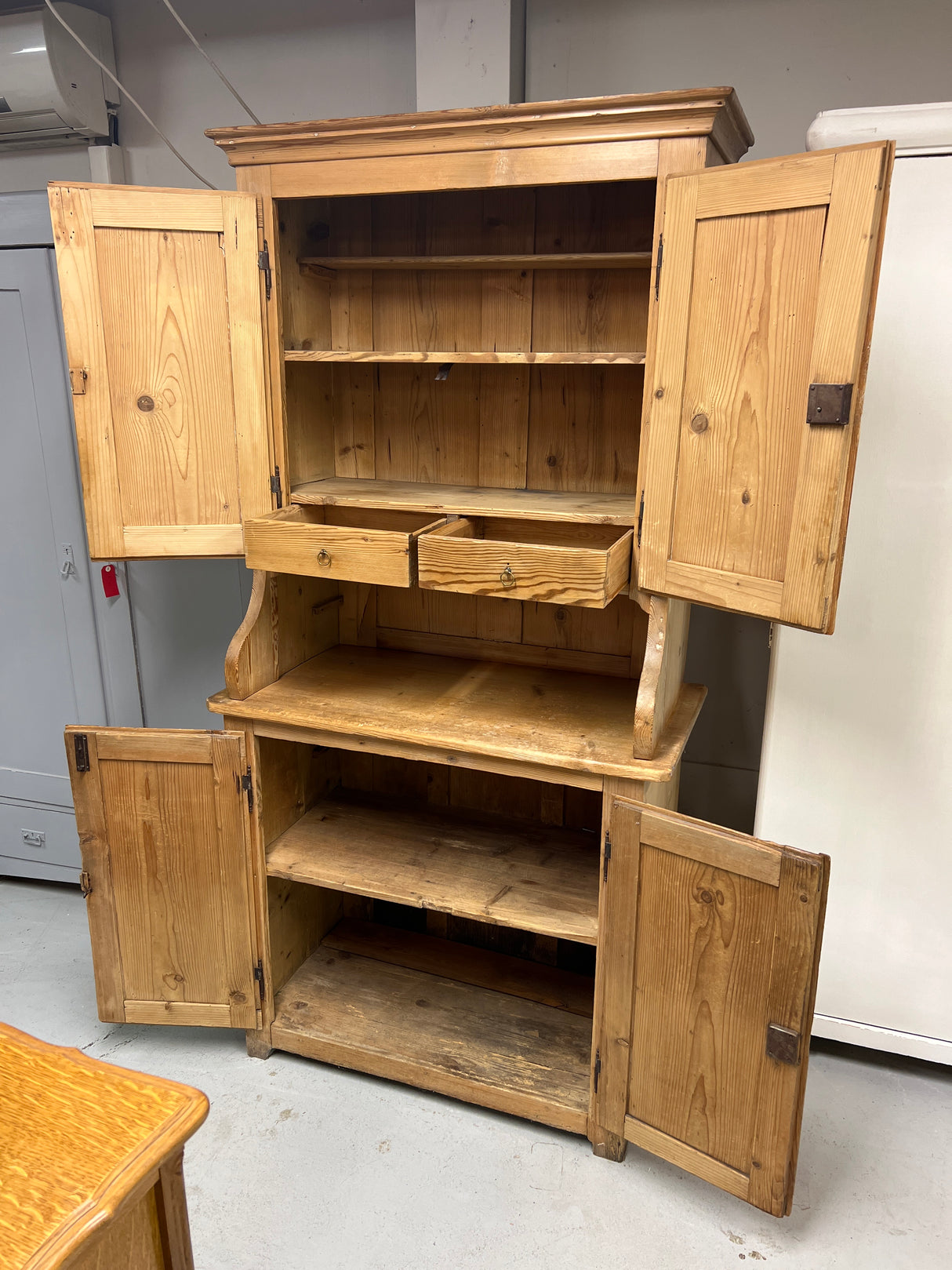 Talonpoikais kaappi L.95cm, S. 48cm ja K. 191cm.