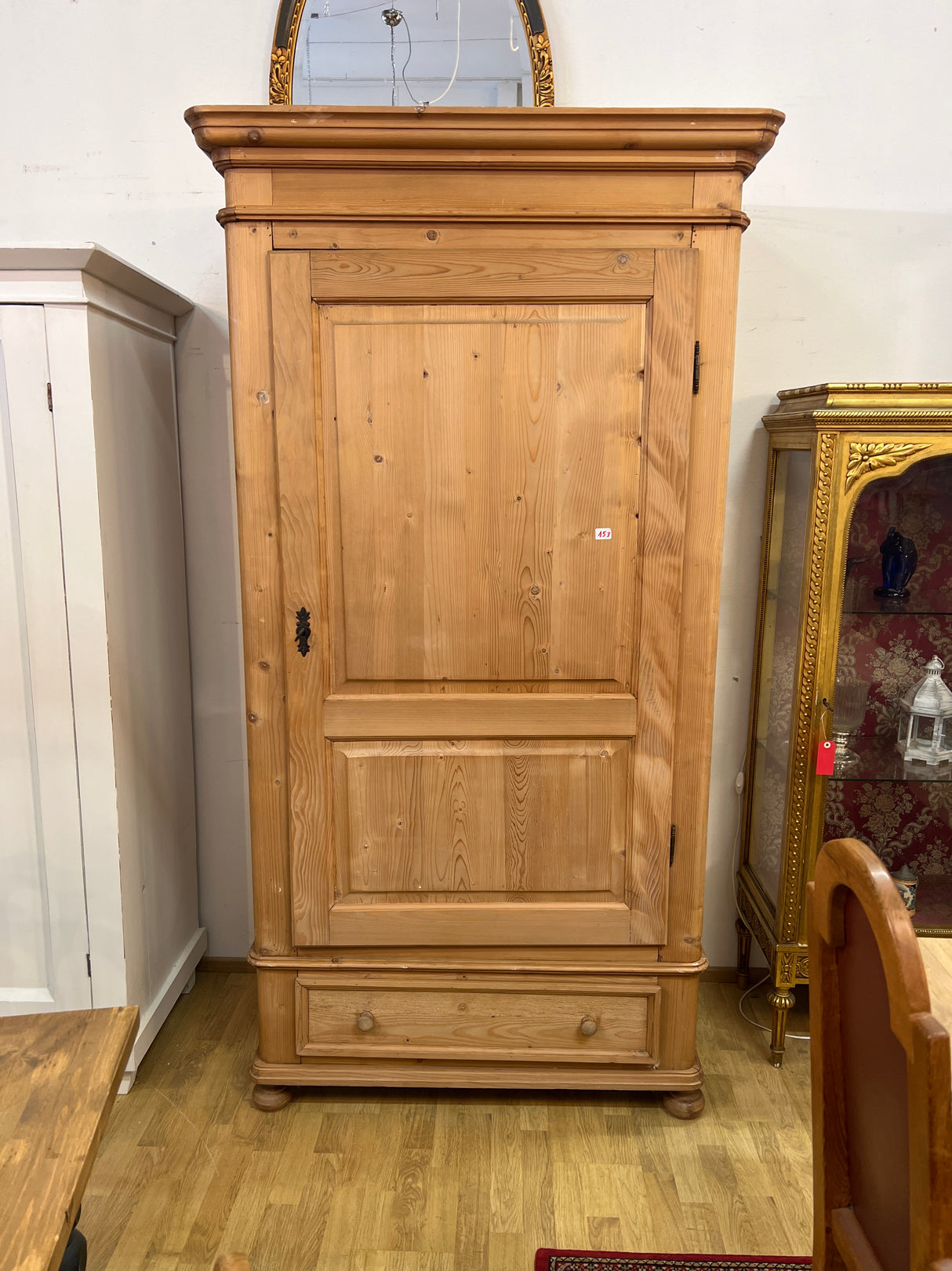 Kaunis talonpoikais vaatekaappi L. 112cm, S. 61cm ja K. 211cm
