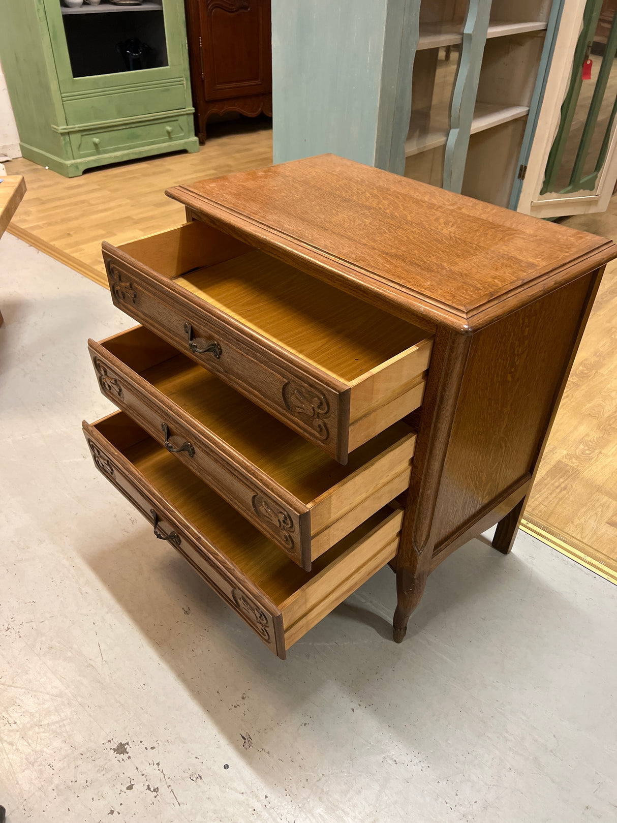 Rokokoo lipasto L. 74cm, S. 43cm ja K. 77cm