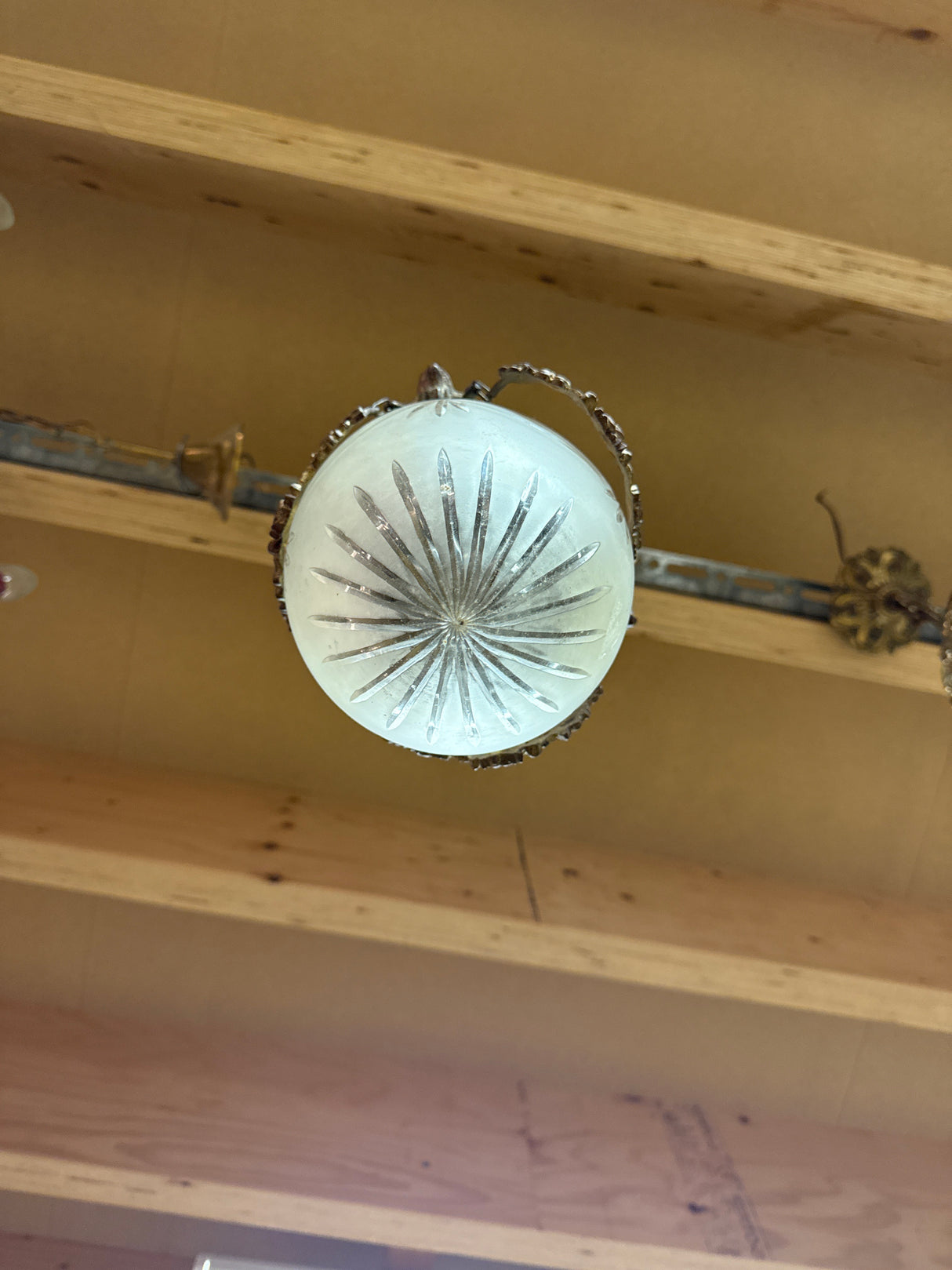 Kaunis pieni empire-valaisin