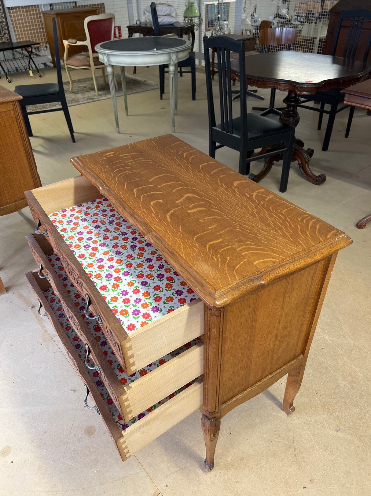 Rococo chest of drawers