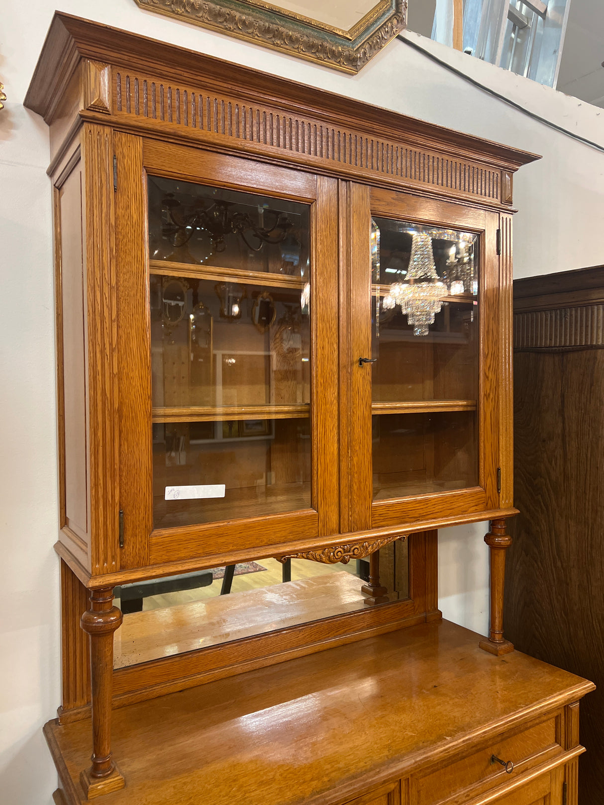 Astiakaappi L. 105cm, S. 49cm ja K. 219cm