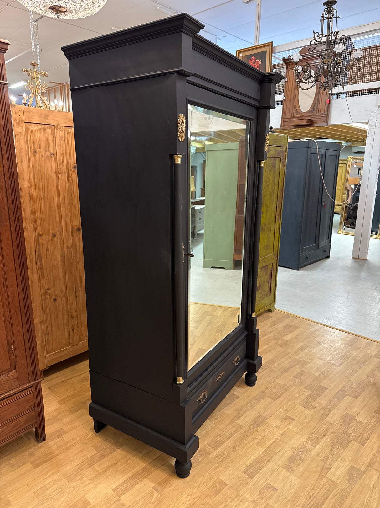 Black mirrored cabinet W.108cm, D.68cm, H.207cm