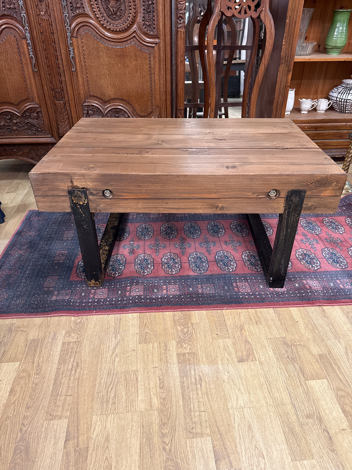 Mahtava sohvapöytä