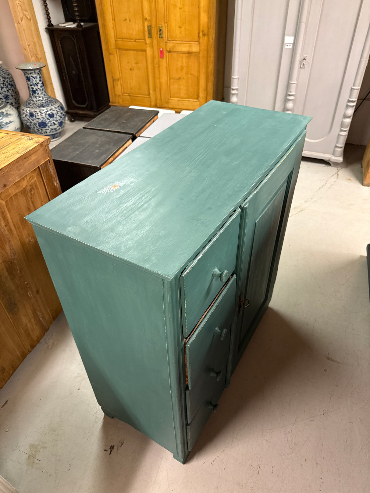 Kaunis turkoosi senkki L.102.5cm, S.45cm, K.112cm