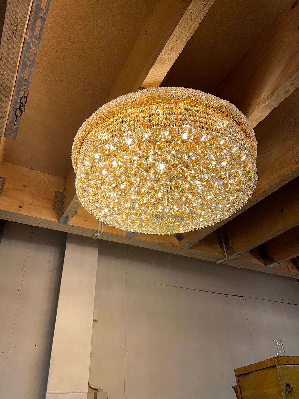 Kaunis kristalliplafondi Halk.73cm ja K. 33cm.